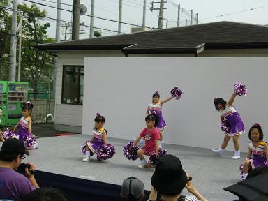 エヴェッサチアダンス「HOS祭り」でステージ発表